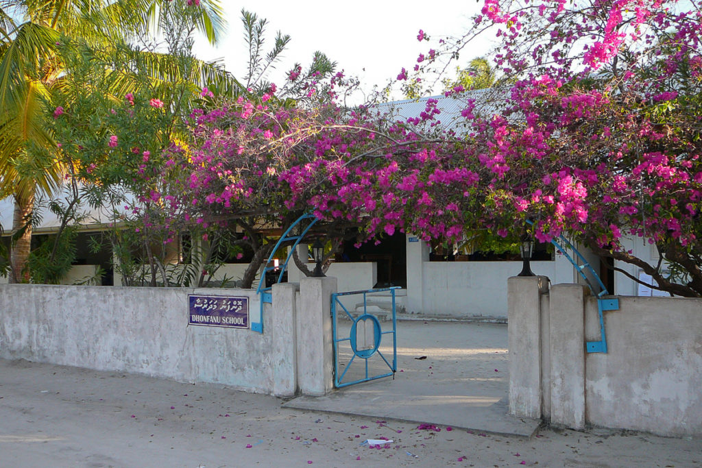 Schule auf der Malediveninsel Dhonfaru