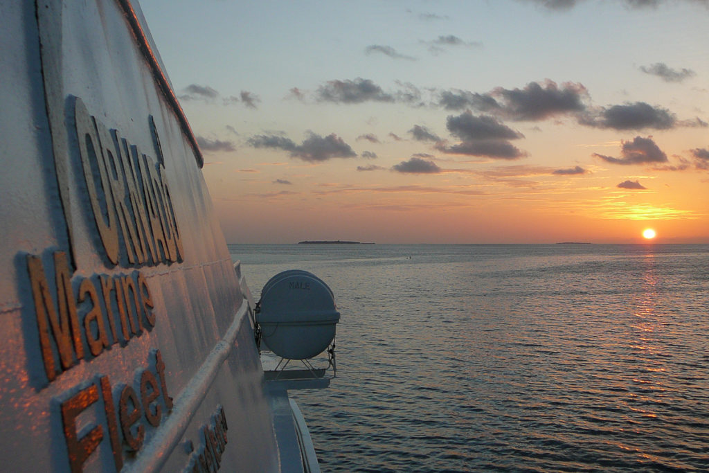 Sonnenuntergang auf dem Malediven liveaboard