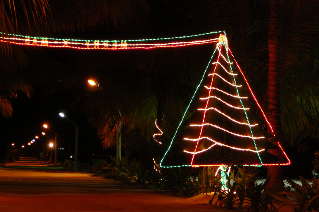 Weihnachtsbeleuchtung auf Kuredu
