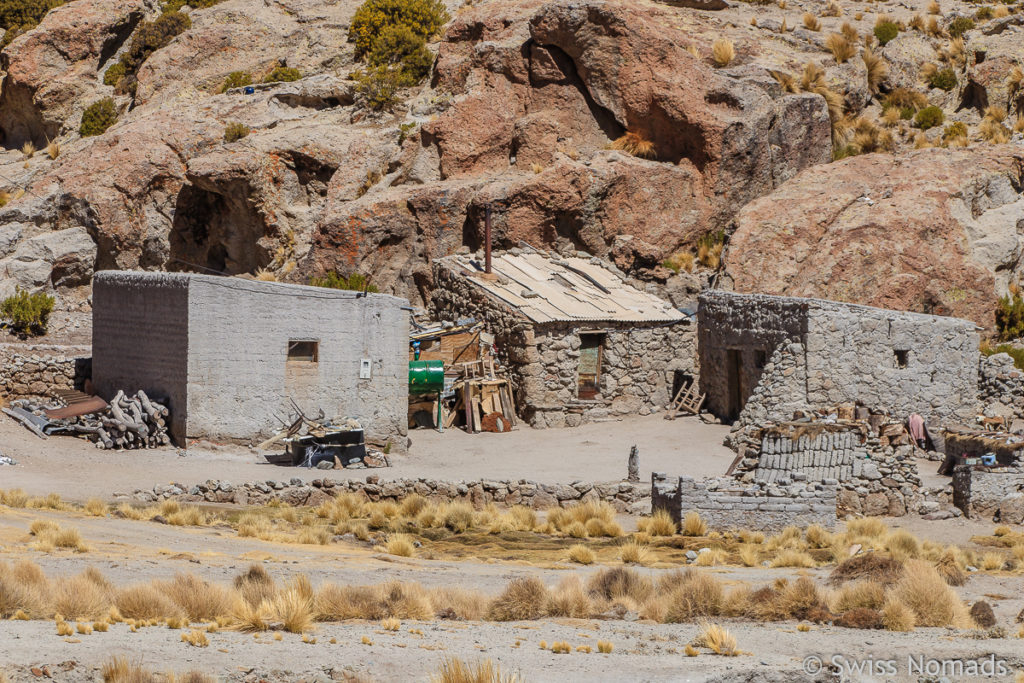 Lehmhütten in der Puna Argentinien