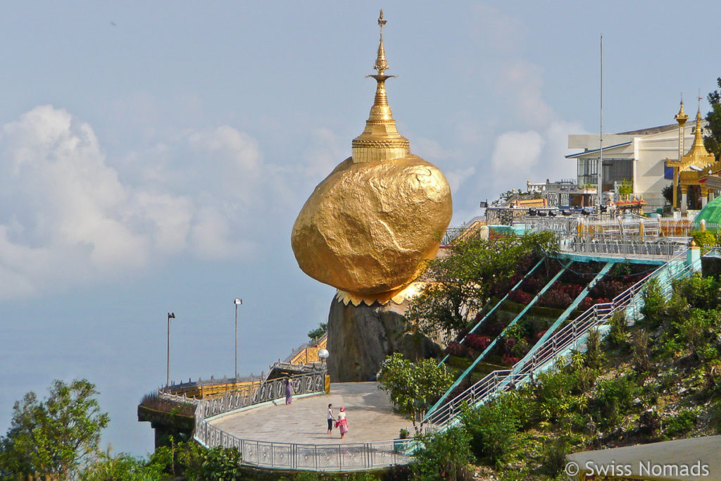 Der Goldene Fels ist eine Burma Sehenswürdigkeit