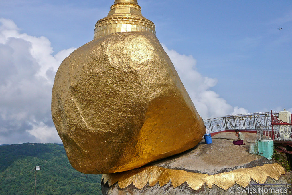 Der Goldene Fels ist eine Burma Sehenswürdigkeit