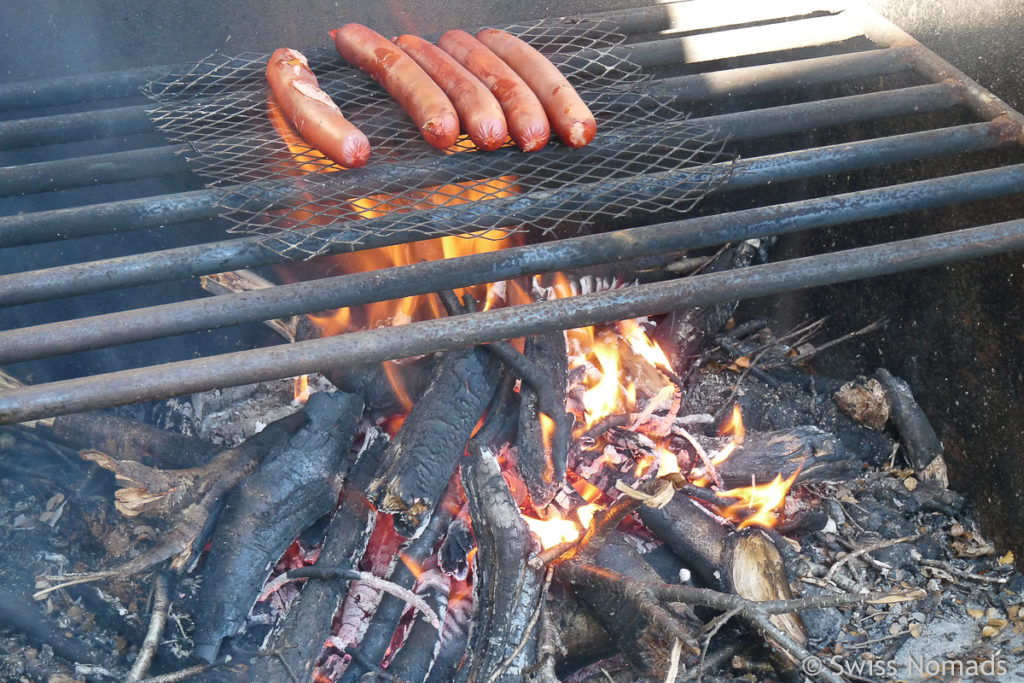 Grillen auf dem Holzfeuer