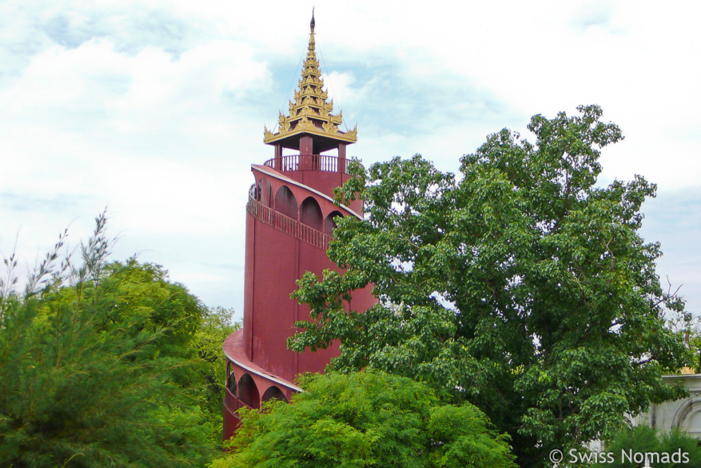 Wachturm des Königspalasts in Mandalay 
