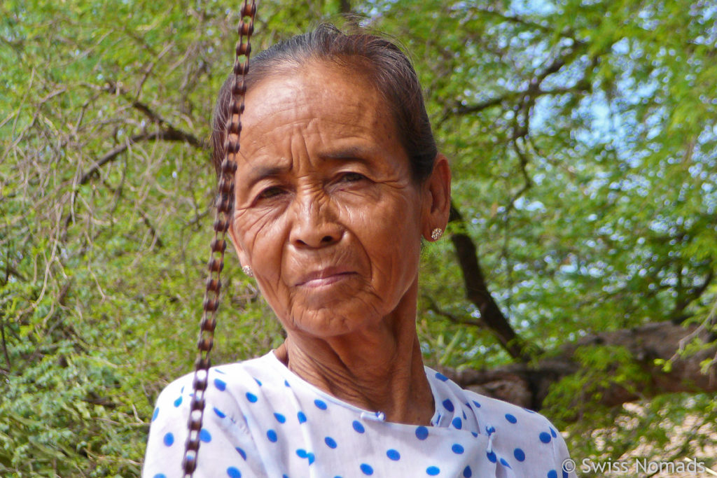 Porträt einer Frau in Bagan