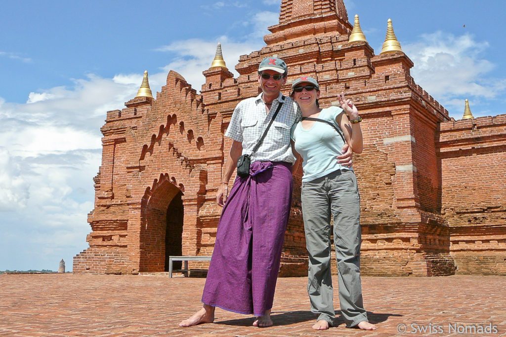 Reni und Marcel bei den Tempeln von Bagan