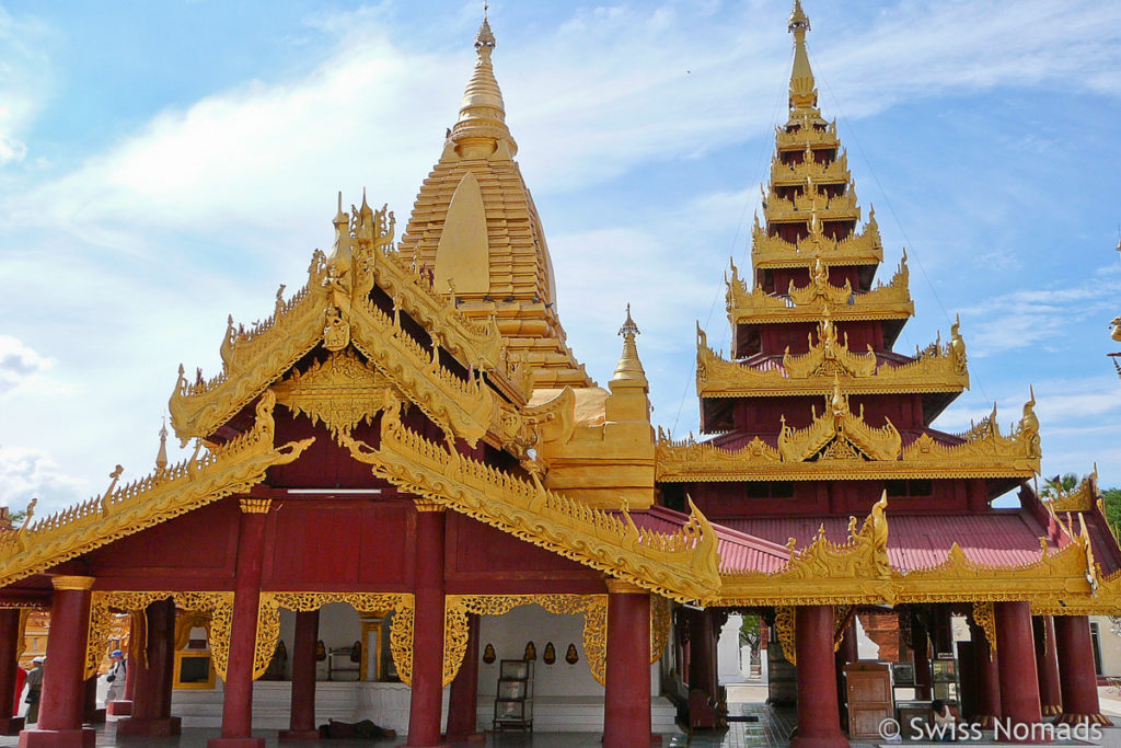 Tempel bei der Schwezigon Pagode in Bagan