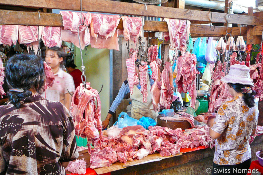 Fleischauslage am Zentralmarkt in Phnom Penh 