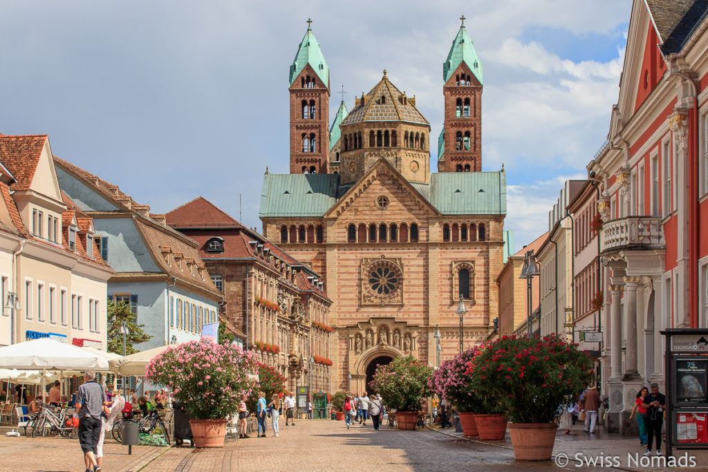 Maximilianstrasse und der Dom zu Speyer