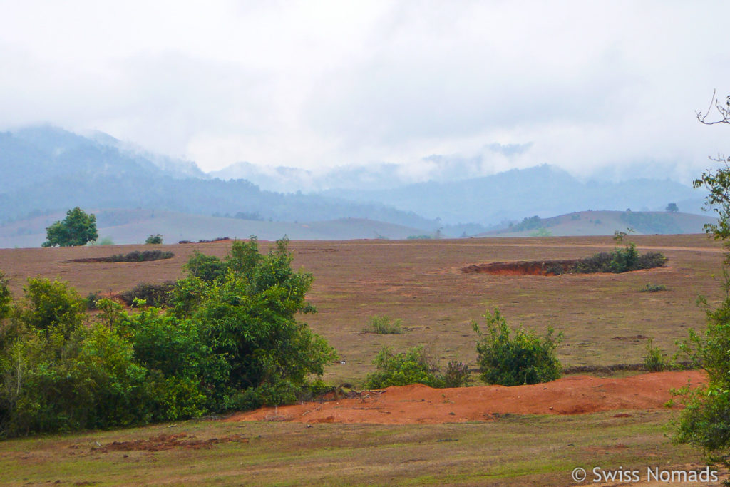 Bomb Field bei Phonsavan in Laos