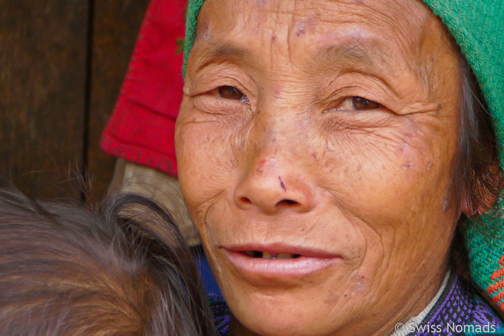 Hmong Bäuerin bei Phonsavan