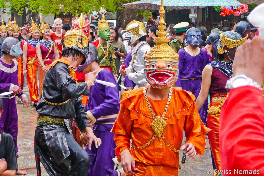 Tanzfigur and der Prozession zum Pi Mai Lao
