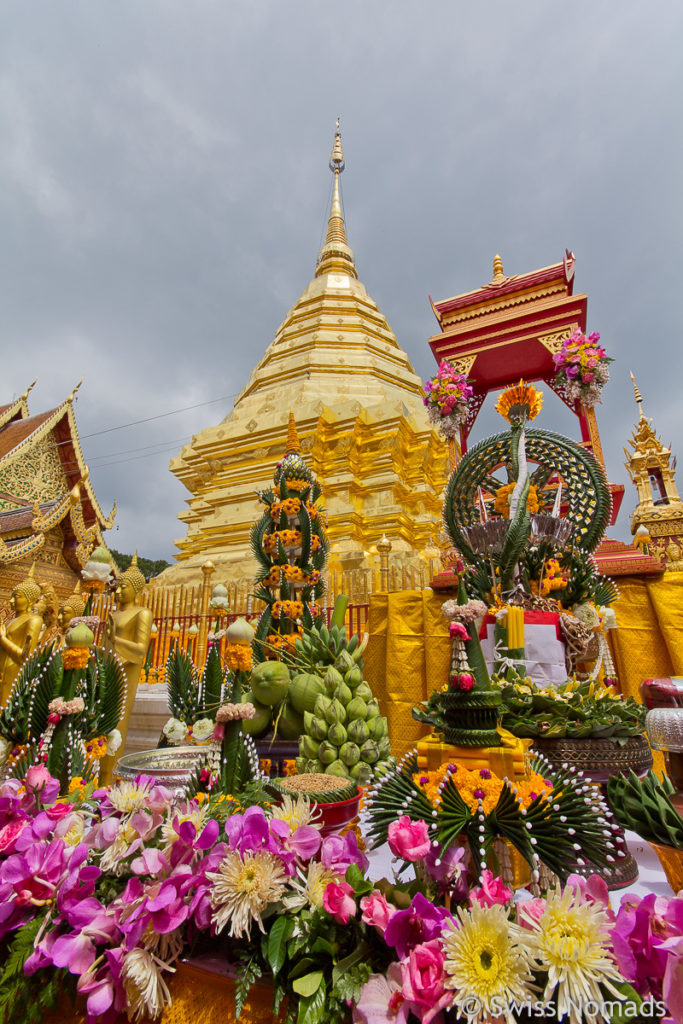 Opfergaben beim Doi Suthep