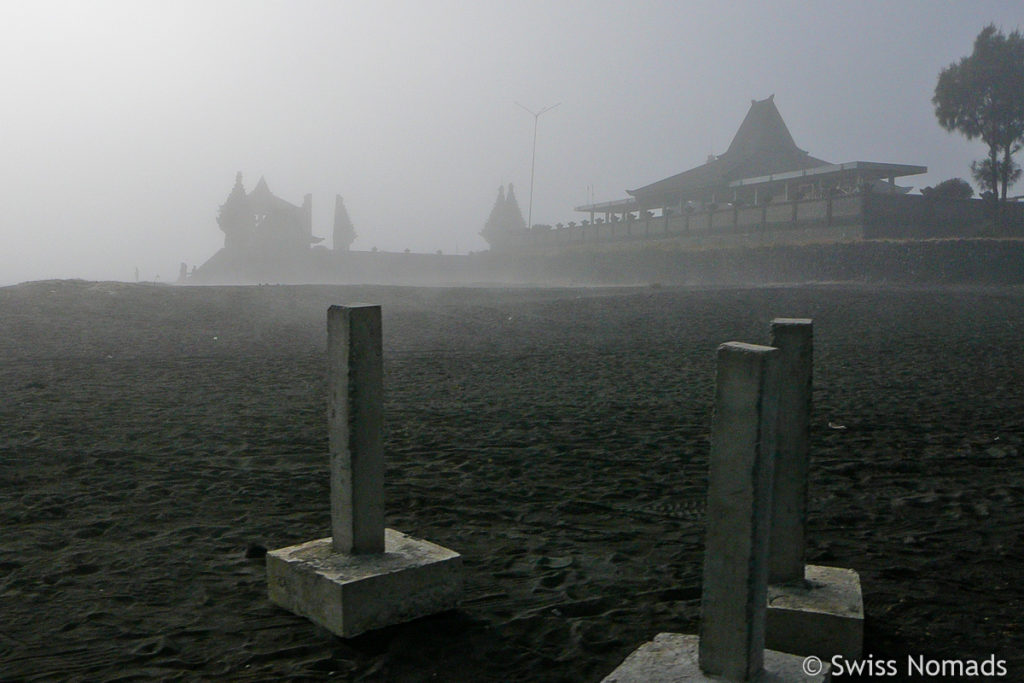 Pura Luhur Poten Tempel im Sandmeer