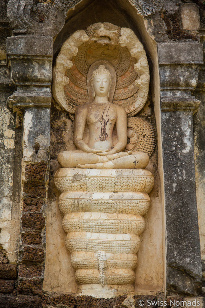 Wat Chedi Chet Thaeo Buddha in Si Satchanalai