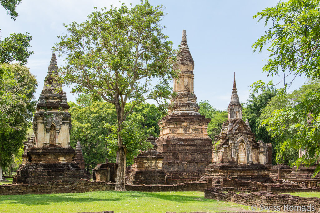 Wat Chedi Chet Thaeo in Si Satchanalai