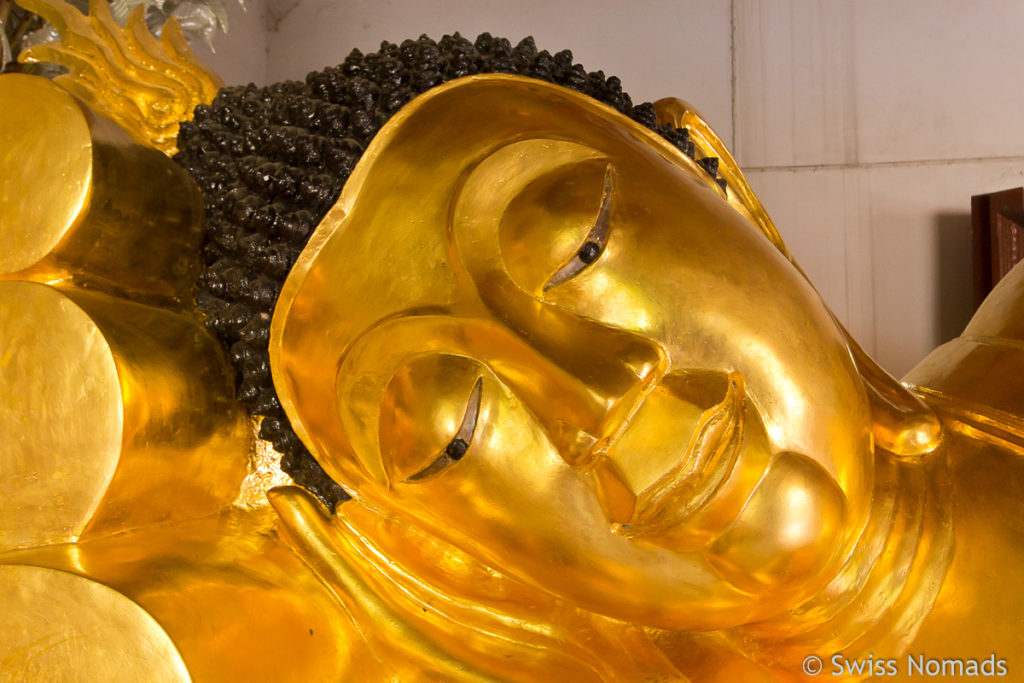 Liegender Buddha im Wat Phra Singh in Chiang Mai