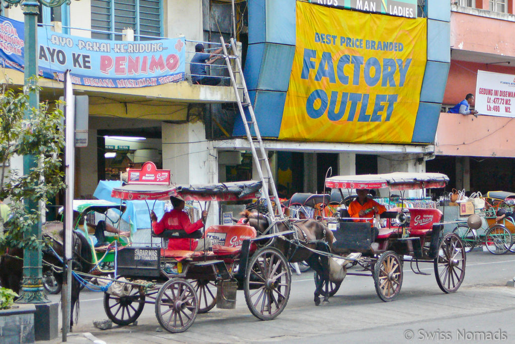 Pferdekutschen mitten in Yogyakarta 