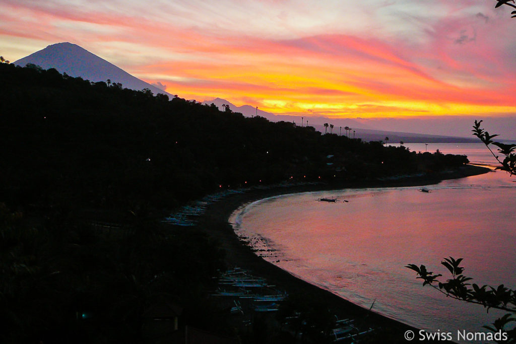 Sonnenuntergang am Amed Beach in Ost Bali