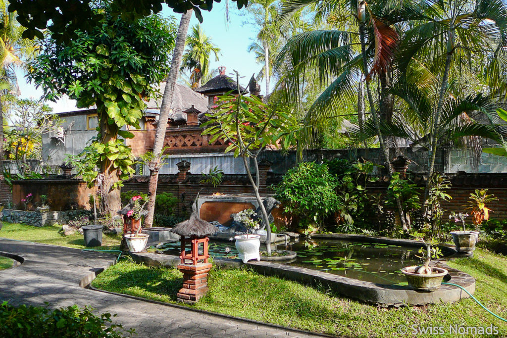 Garten im Angsoka Hotel an der Lovina Beach