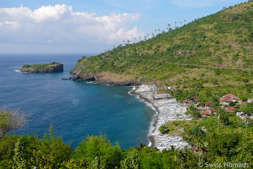 Boote beim Fischerdorf in Ost Bali