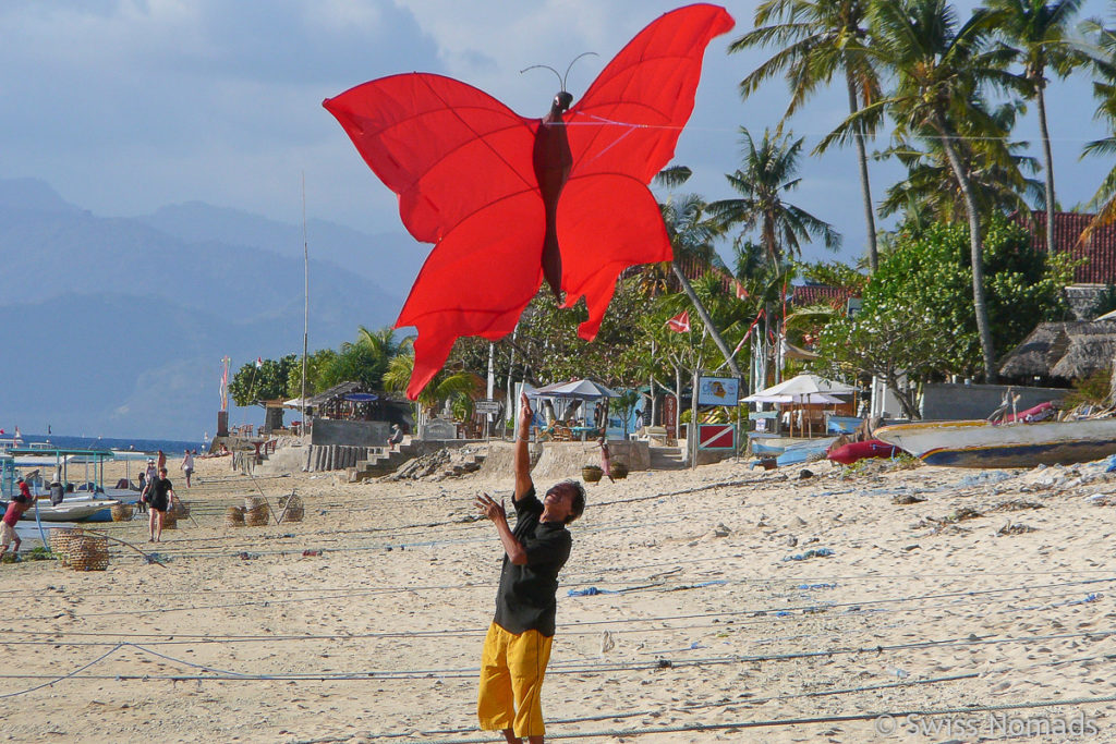 Drachen steigen in Indonesien