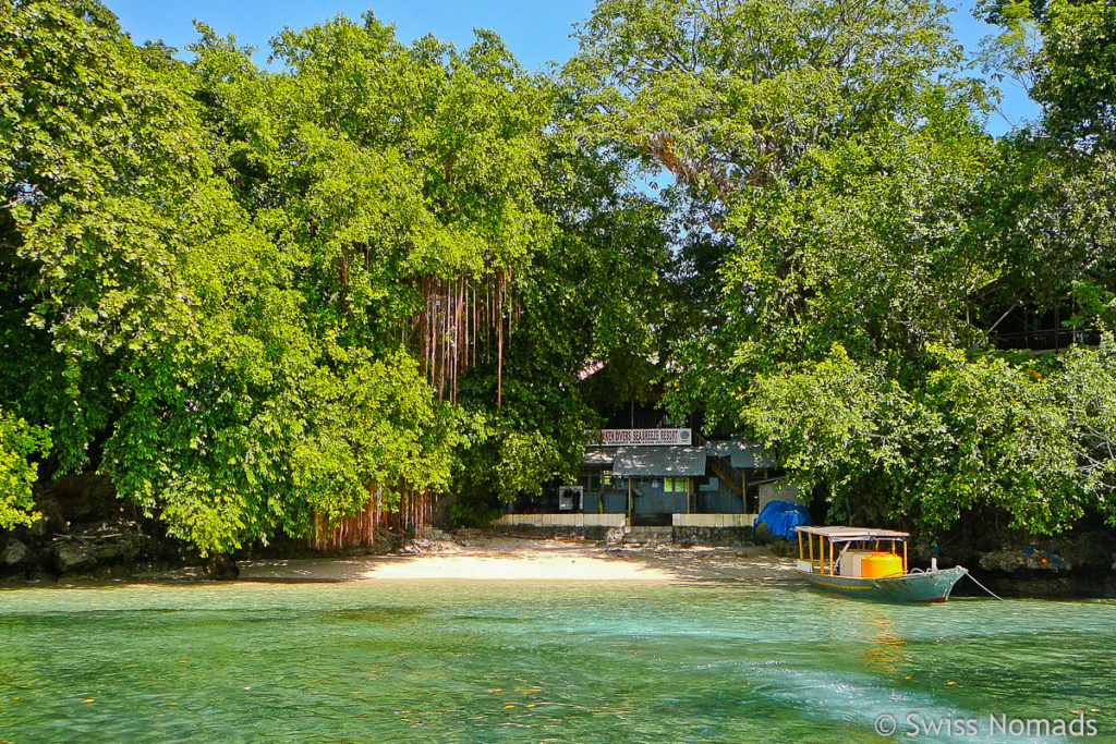 Strand beim Bunaken Divers Sea Breeze Resort