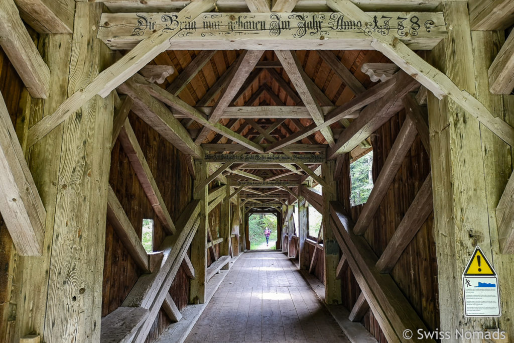 Alte Holzbrück über den Fluss Urnäsch