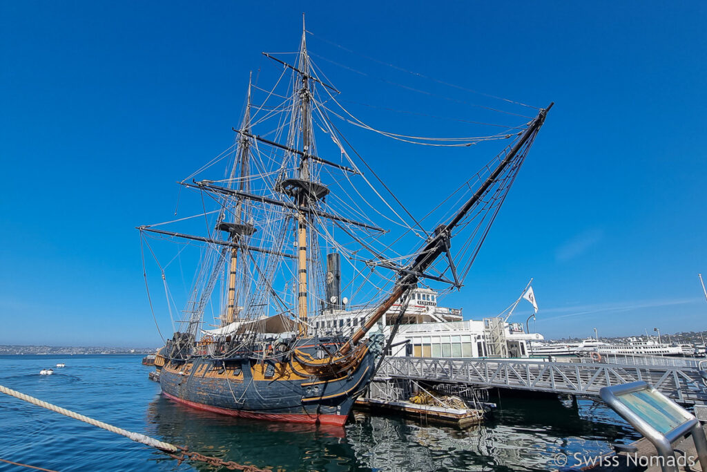 Segelschiff an der Waterfront Embarcadero in San Diego