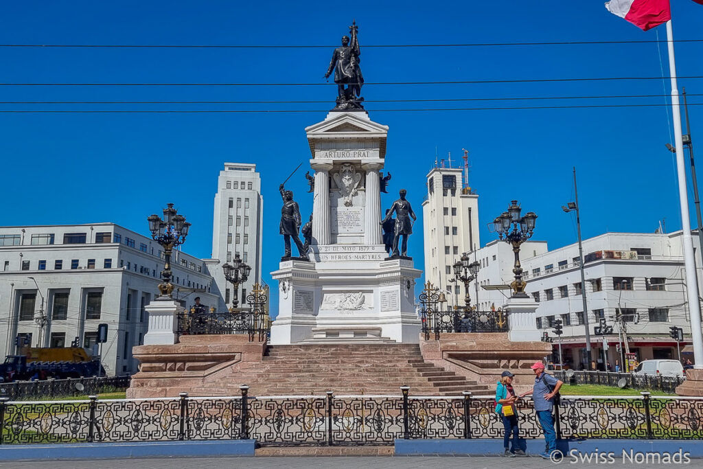 Plaza Sotomayor in Valparaiso