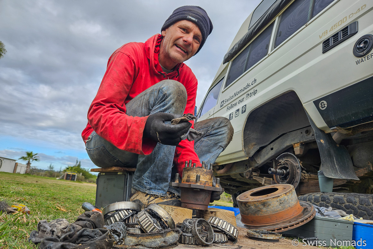 Mehr über den Artikel erfahren Vom Manager zum Buschmechaniker – Selber schrauben an unserem Offroad Camper