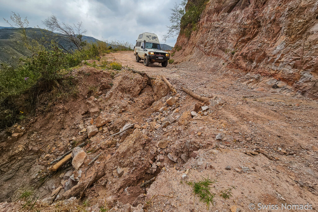 Erdrutsch auf der Offroad Strecke in Bolivien