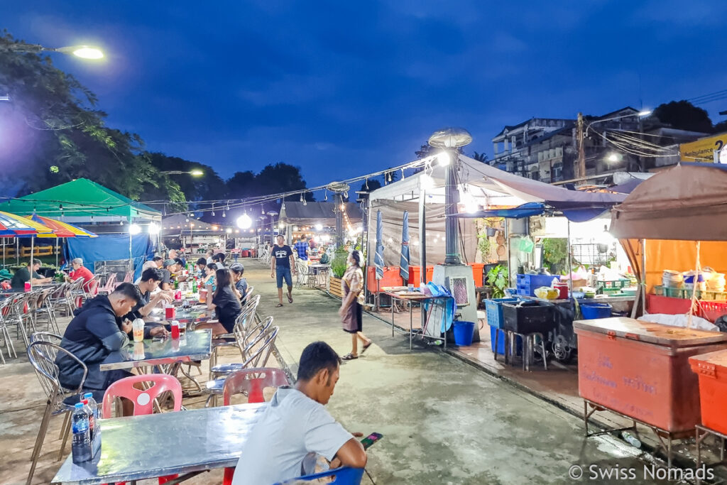 Chaofa Night Food Market in Krabi