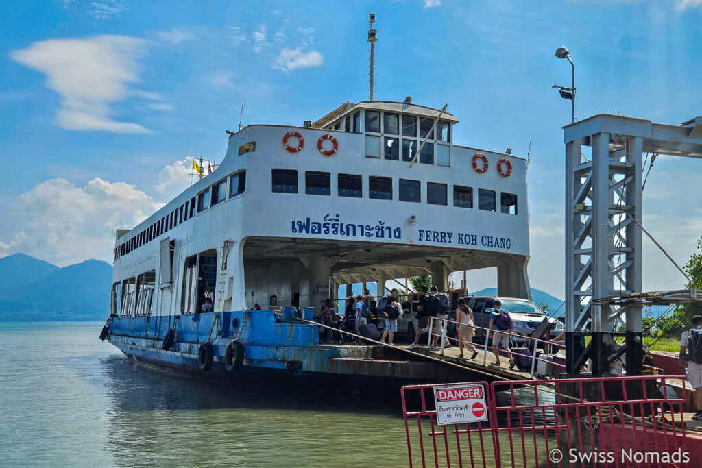 Fähre nach Koh Chang in Thailand