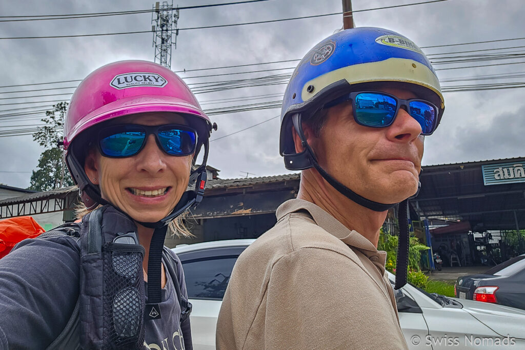 Reni und Marcel mit dem Roller zu den schönsten Orten in Krabi