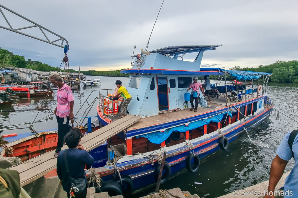 Public Boat nach Koh Mook