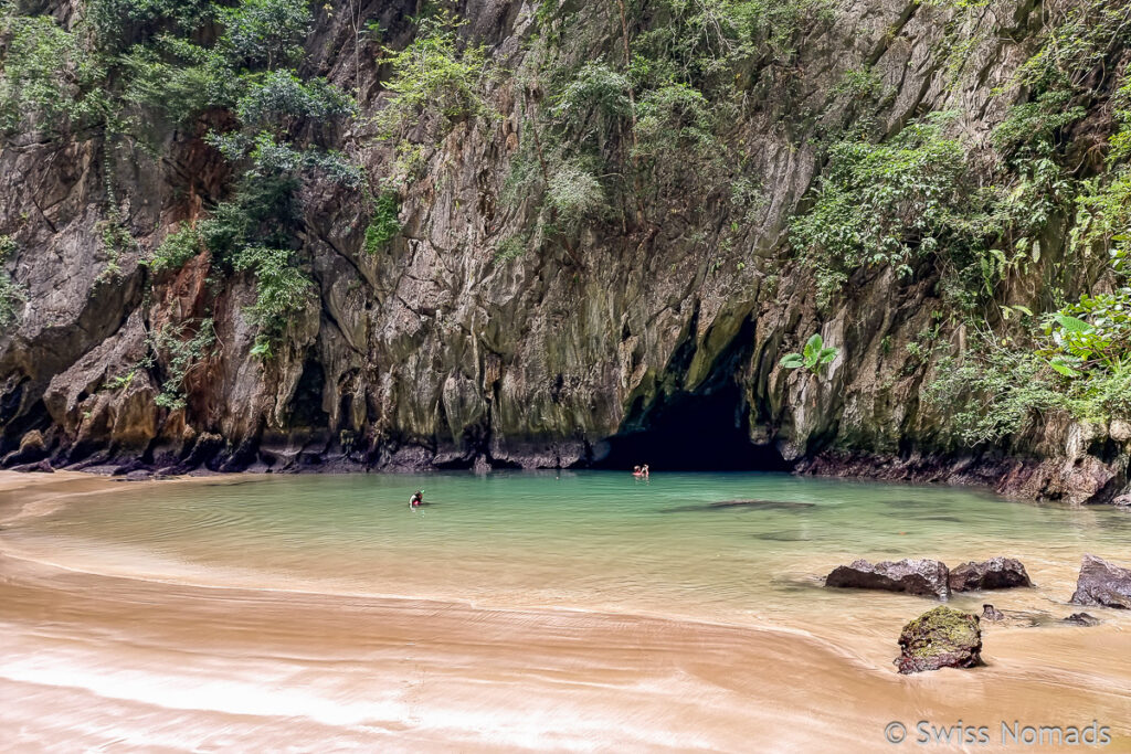 Strand der Emerald Cave
