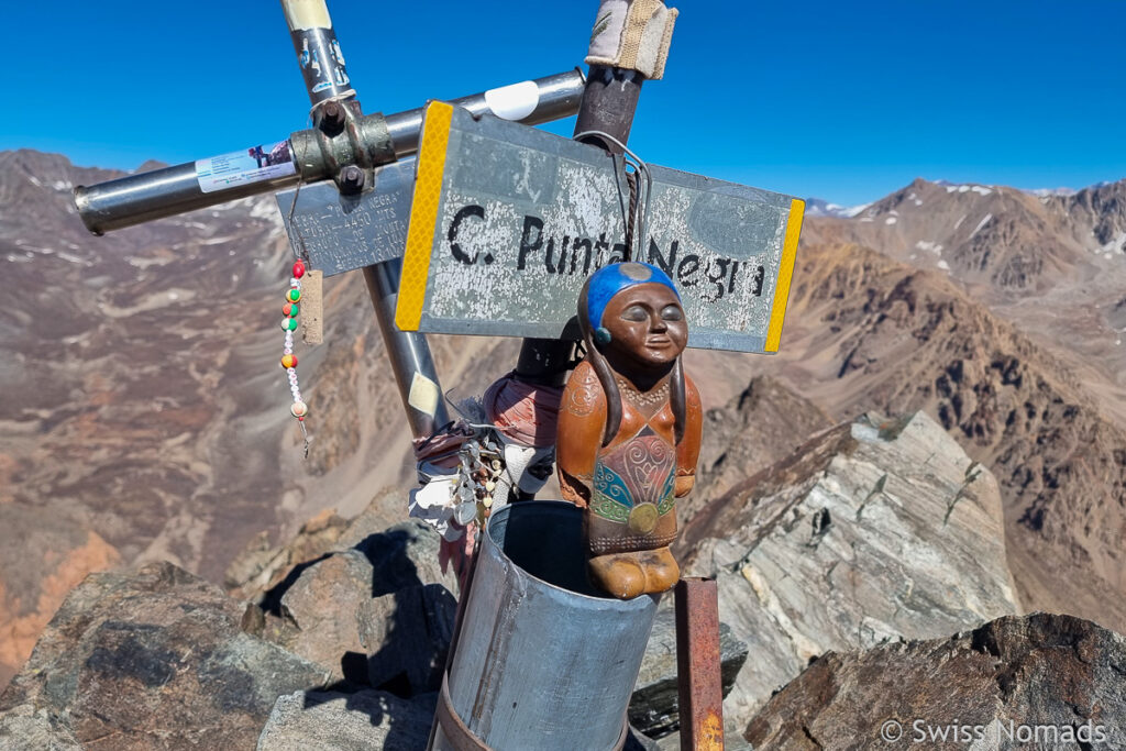 Gipfelkreuz am Cerro Punta Negra
