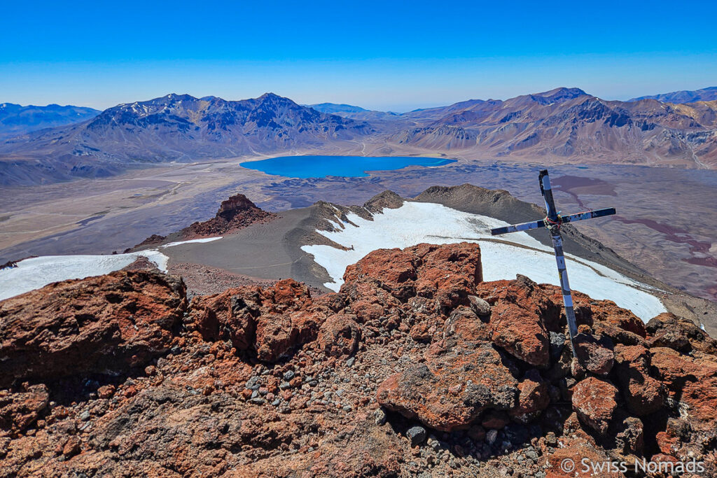 Gipfelkreuz am Vulkan Maipo