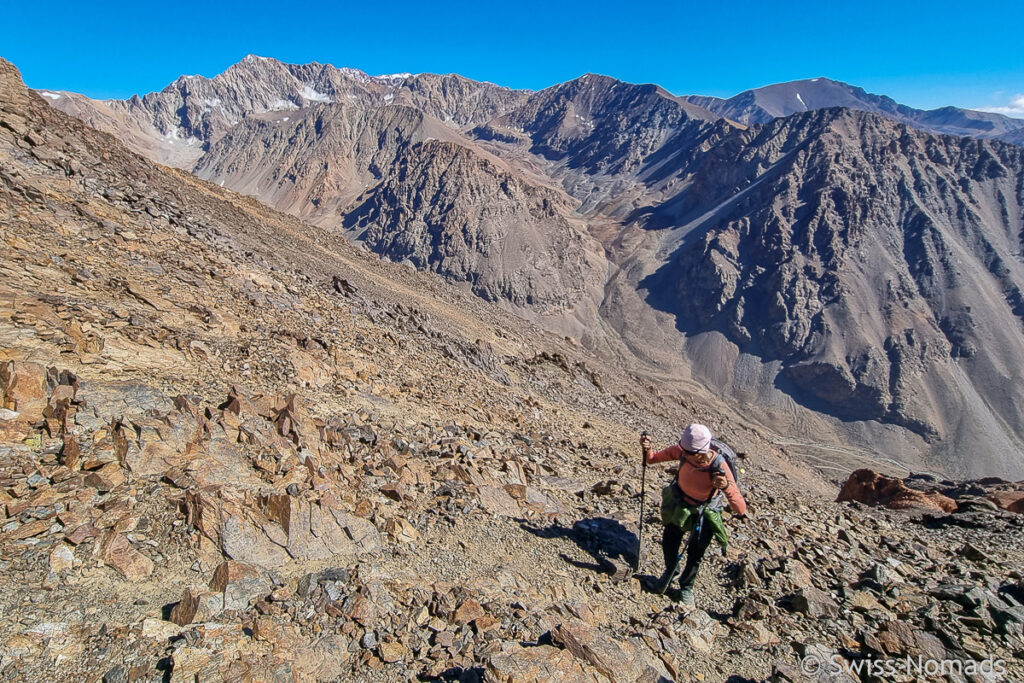 Reni beim Aufstieg zum Cerro Punta Negra